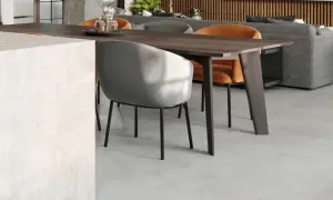 Zalety i instrukcja montażu betonu architektonicznego na podłogę
