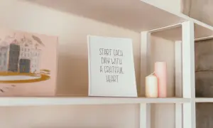 Jakie materiały i style okładzin ściennych wewnętrznych wybrać