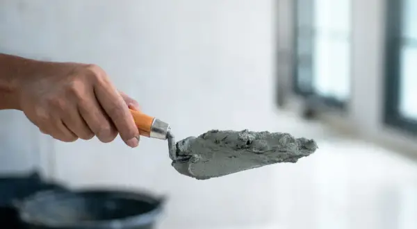 Jak zrobić cement w domu i przygotować idealny beton krok po kroku