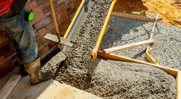 Jaki cement do murowania zapewnia trwałość i stabilność konstrukcji?